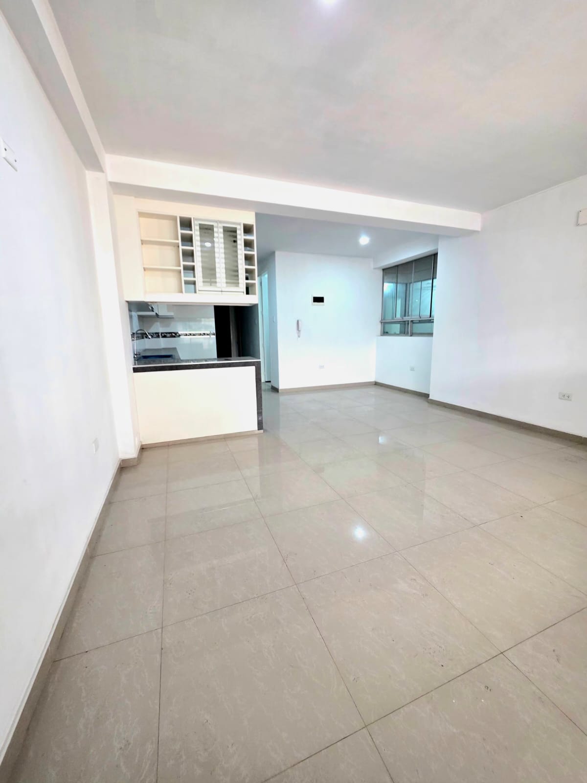 🚨 ¡OPORTUNIDAD ÚNICA EN CARABAYLLO! 🏡✨ DEPARTAMENTO EN 1° PISO + COCHERA INCLUIDA 🚗