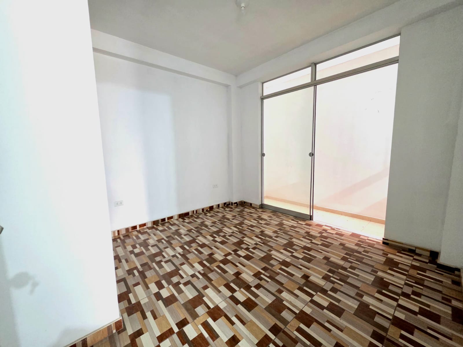 Galería de fotos de 🚨 ¡OPORTUNIDAD ÚNICA EN CARABAYLLO! 🏡✨ DEPARTAMENTO EN 1° PISO + COCHERA INCLUIDA 🚗